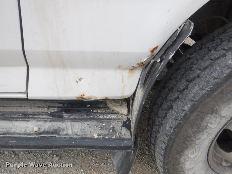 image for item K5906 1997 Ford F450 Super Duty XL utility truck