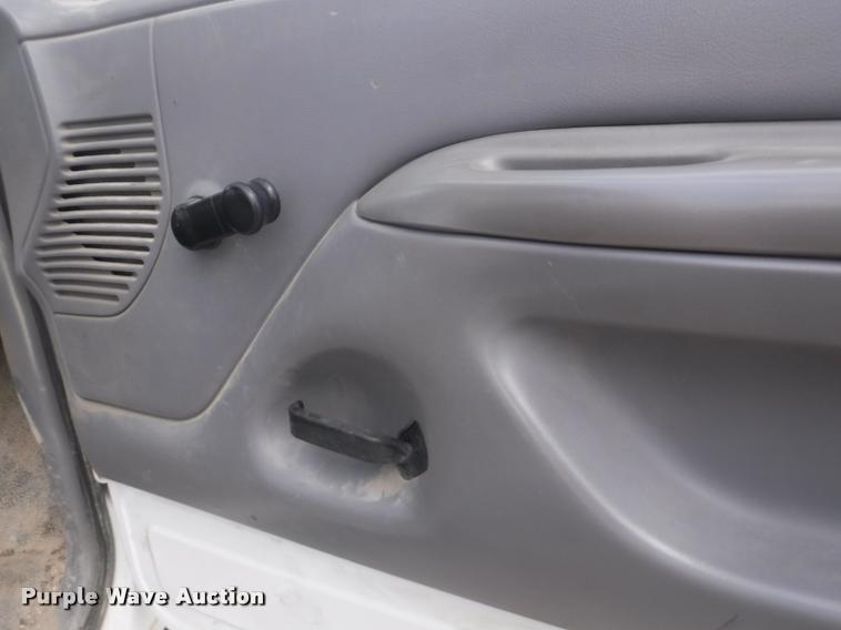 image for item K5906 1997 Ford F450 Super Duty XL utility truck