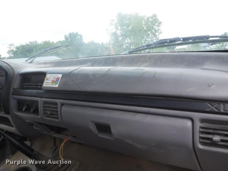 image for item K5906 1997 Ford F450 Super Duty XL utility truck
