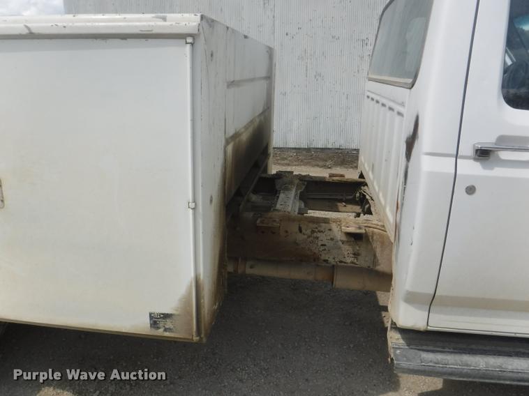 image for item K5906 1997 Ford F450 Super Duty XL utility truck
