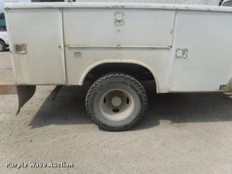 image for item K5906 1997 Ford F450 Super Duty XL utility truck