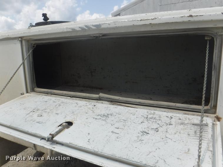 image for item K5906 1997 Ford F450 Super Duty XL utility truck