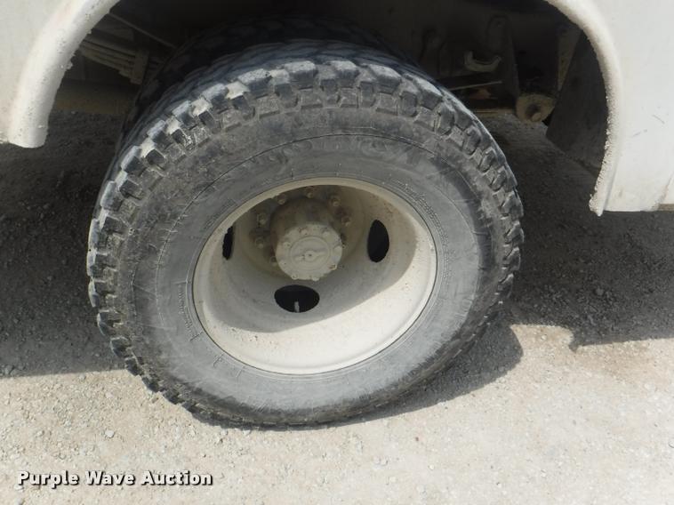 image for item K5906 1997 Ford F450 Super Duty XL utility truck