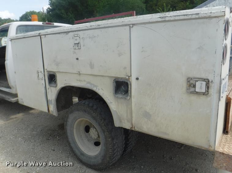 image for item K5906 1997 Ford F450 Super Duty XL utility truck