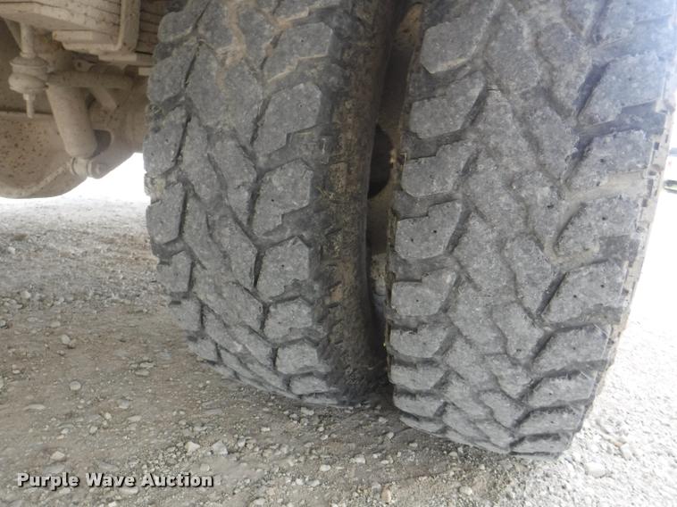 image for item K5906 1997 Ford F450 Super Duty XL utility truck