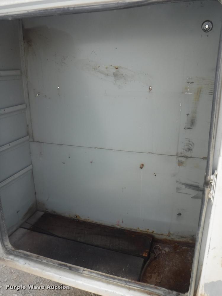 image for item K5906 1997 Ford F450 Super Duty XL utility truck