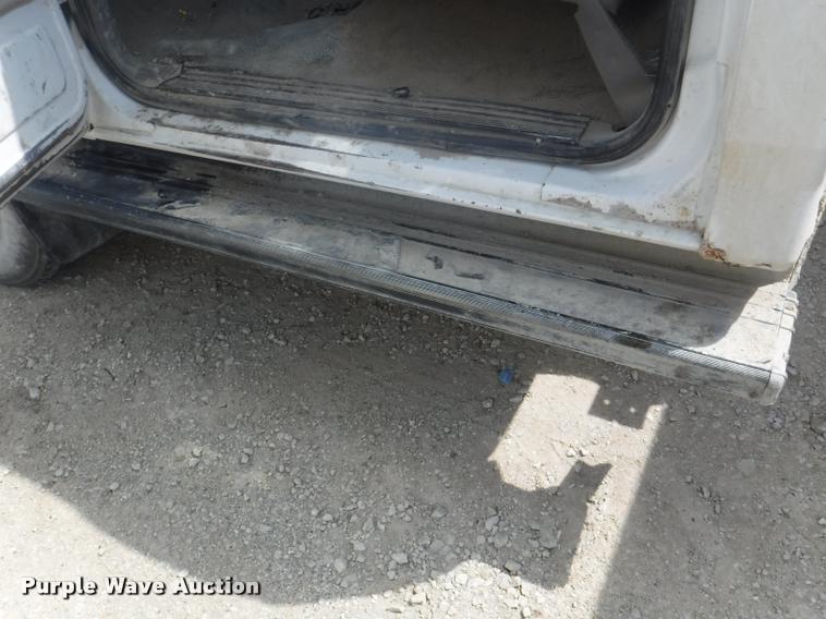 image for item K5906 1997 Ford F450 Super Duty XL utility truck