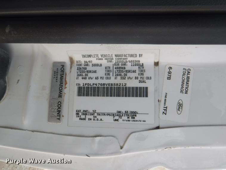 image for item K5906 1997 Ford F450 Super Duty XL utility truck