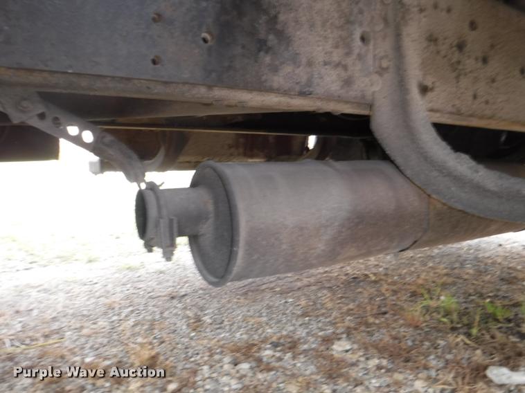 image for item K5910 1973 Ford F700 oil distributor truck