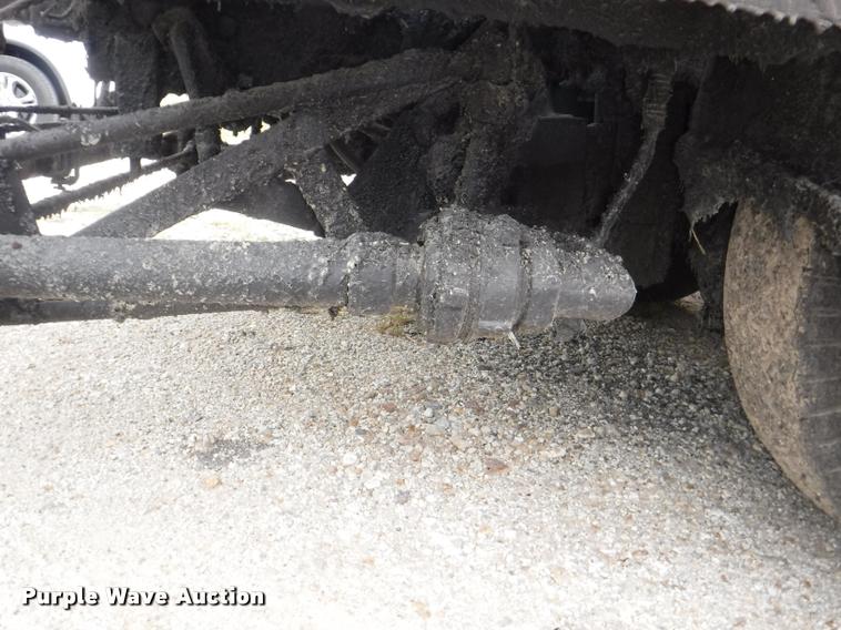 image for item K5910 1973 Ford F700 oil distributor truck