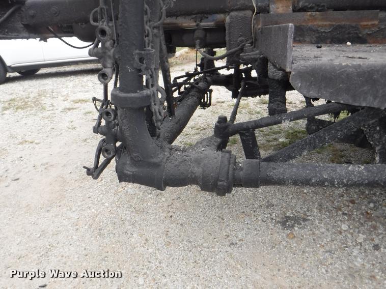 image for item K5910 1973 Ford F700 oil distributor truck