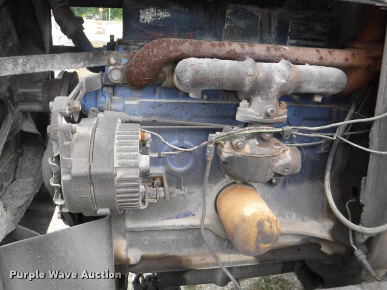 image for item K5910 1973 Ford F700 oil distributor truck