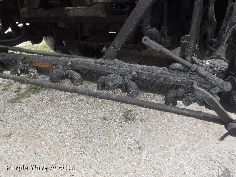 image for item K5910 1973 Ford F700 oil distributor truck