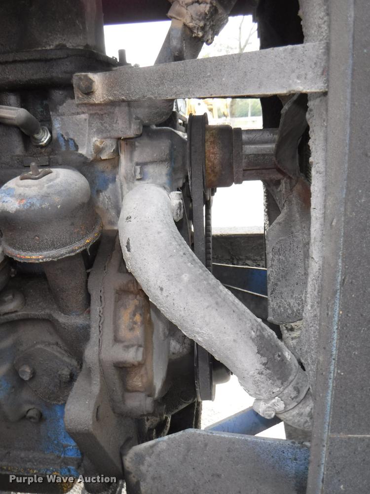 image for item K5910 1973 Ford F700 oil distributor truck