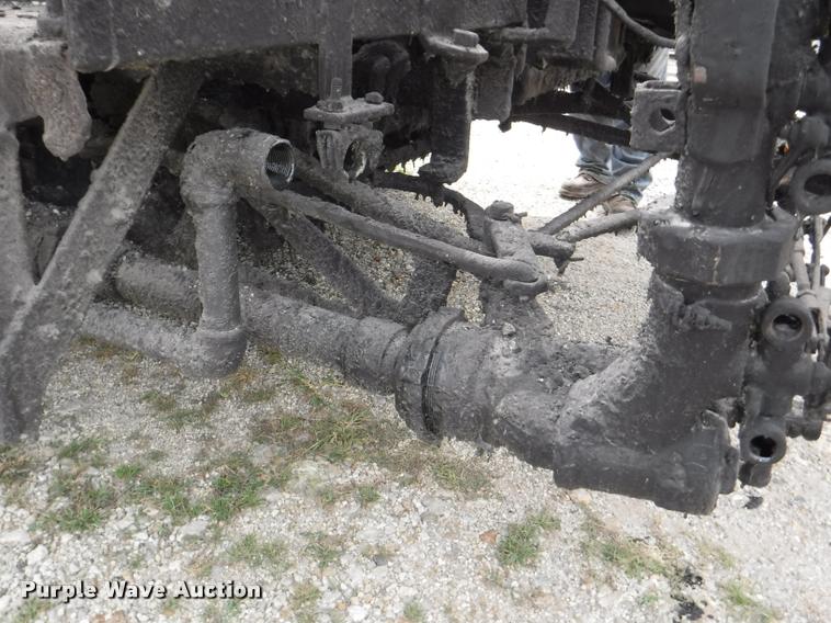 image for item K5910 1973 Ford F700 oil distributor truck