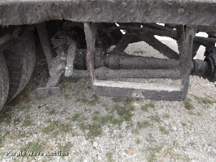 image for item K5910 1973 Ford F700 oil distributor truck