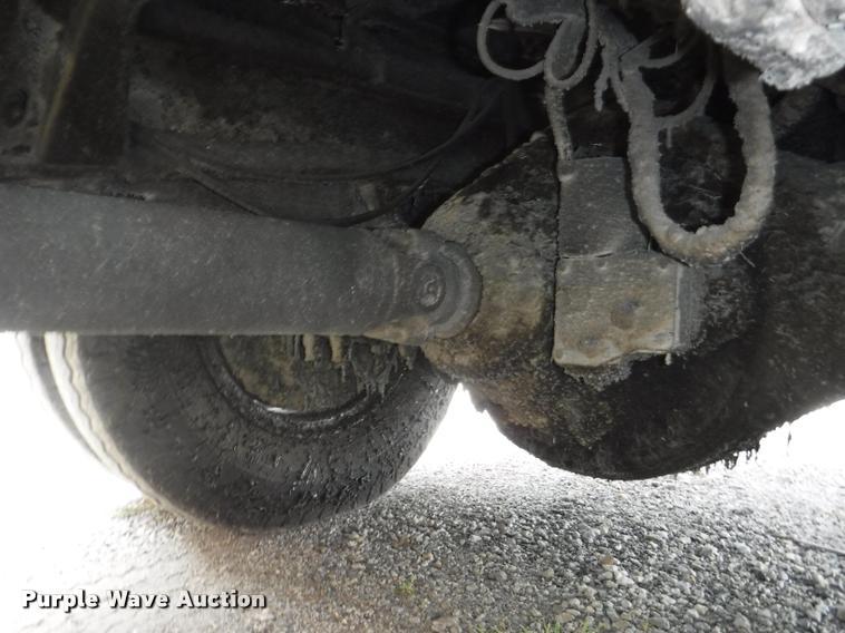 image for item K5910 1973 Ford F700 oil distributor truck