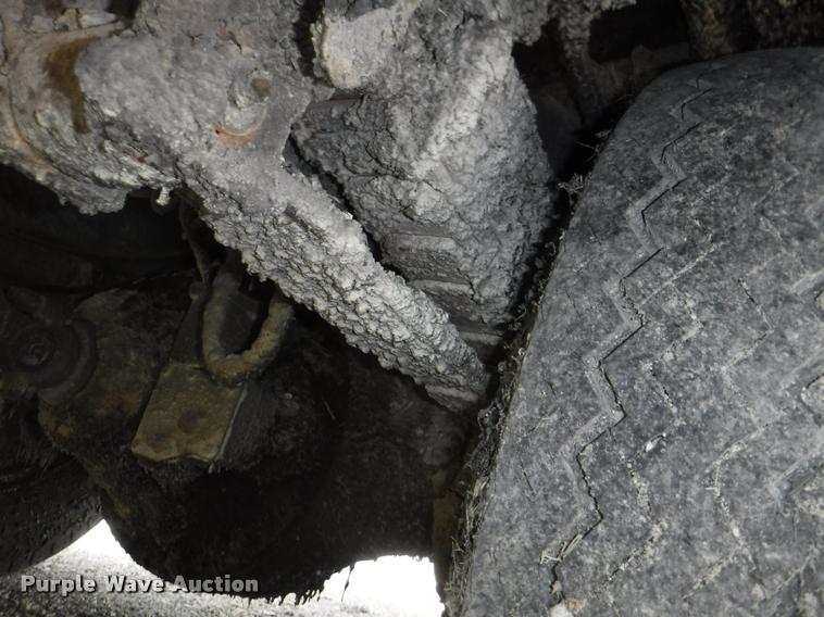 image for item K5910 1973 Ford F700 oil distributor truck