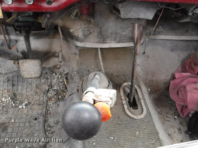 image for item K5910 1973 Ford F700 oil distributor truck