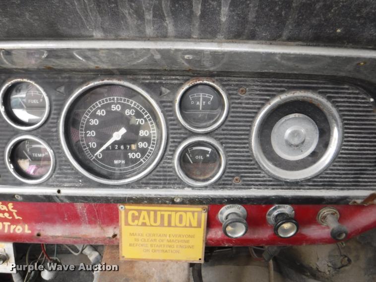 image for item K5910 1973 Ford F700 oil distributor truck