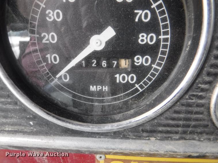 image for item K5910 1973 Ford F700 oil distributor truck