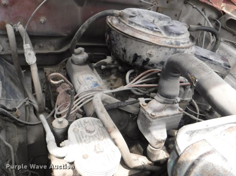 image for item K5910 1973 Ford F700 oil distributor truck