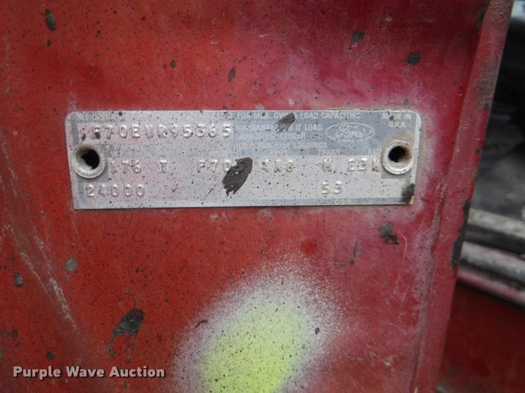 image for item K5910 1973 Ford F700 oil distributor truck