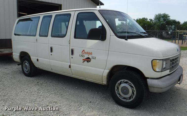 image for item K5922 1992 Ford Club Wagon van