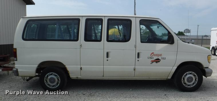 image for item K5922 1992 Ford Club Wagon van