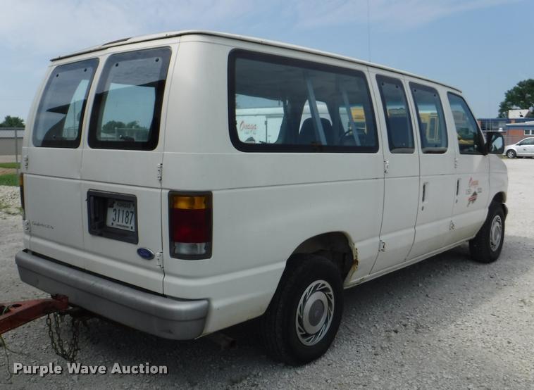 image for item K5922 1992 Ford Club Wagon van