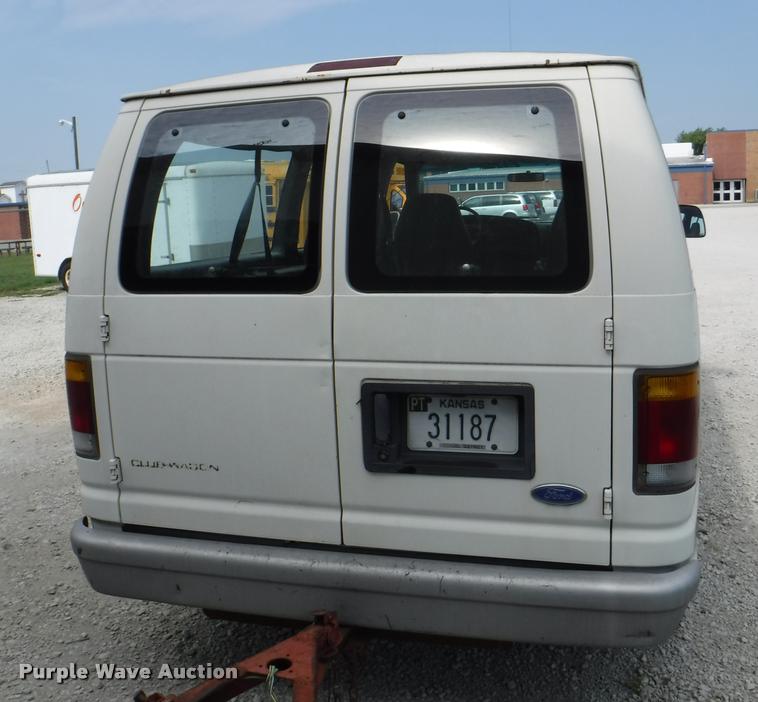 image for item K5922 1992 Ford Club Wagon van