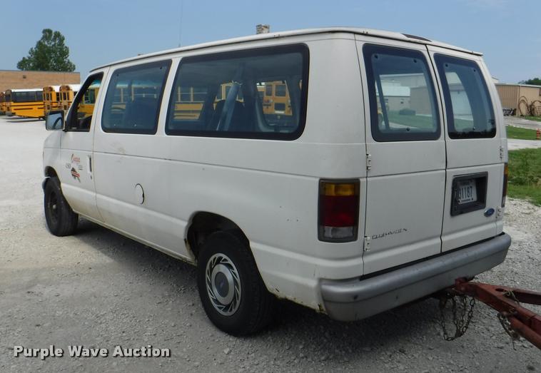 image for item K5922 1992 Ford Club Wagon van