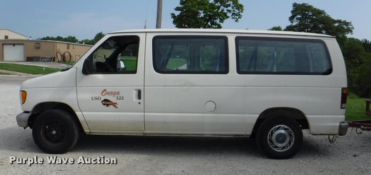 image for item K5922 1992 Ford Club Wagon van
