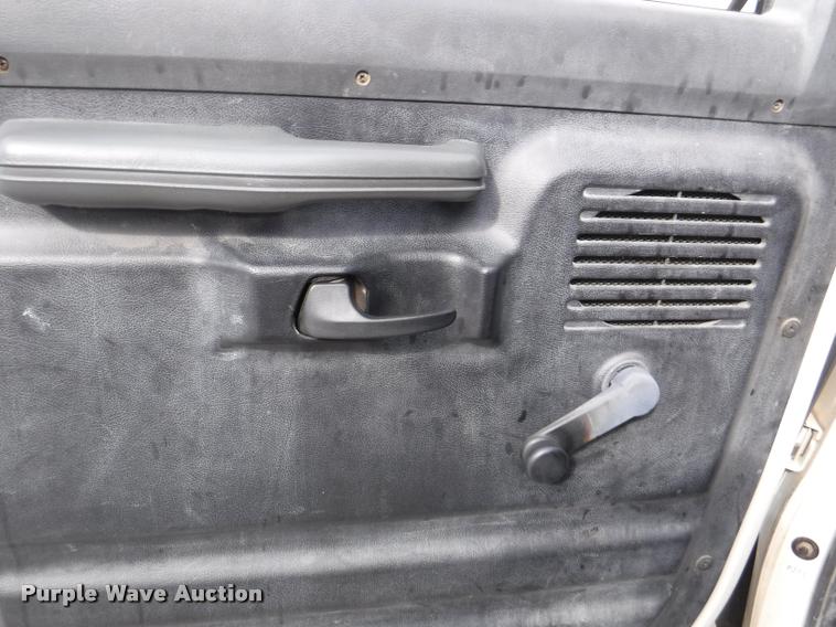 image for item K5922 1992 Ford Club Wagon van