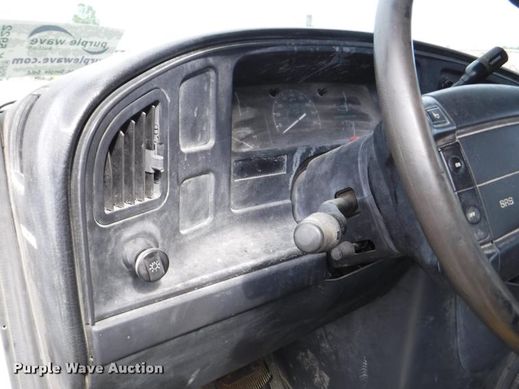 image for item K5922 1992 Ford Club Wagon van