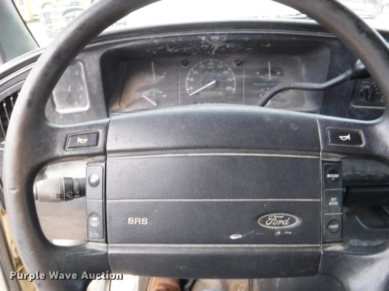 image for item K5922 1992 Ford Club Wagon van