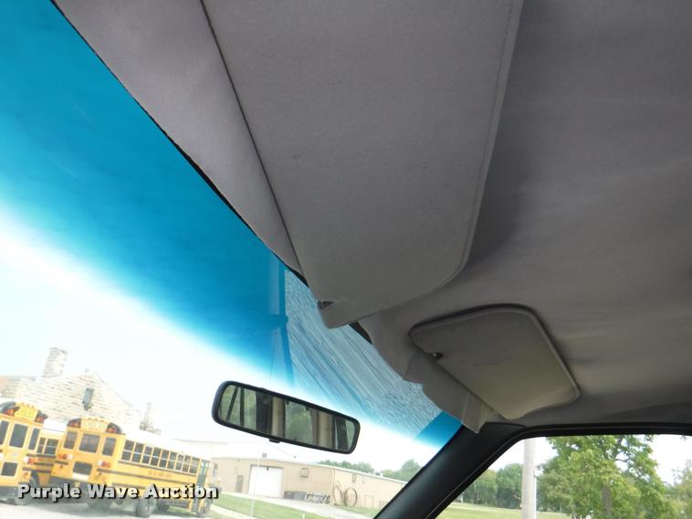 image for item K5922 1992 Ford Club Wagon van