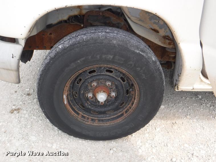 image for item K5922 1992 Ford Club Wagon van