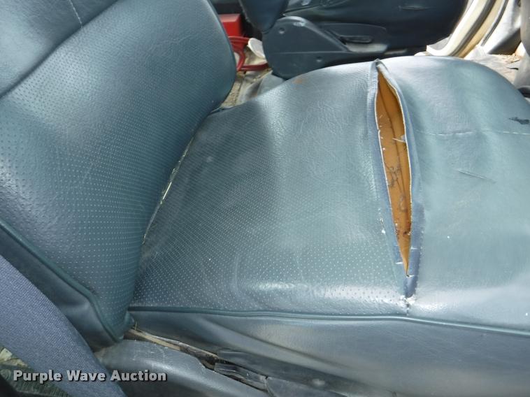 image for item K5922 1992 Ford Club Wagon van