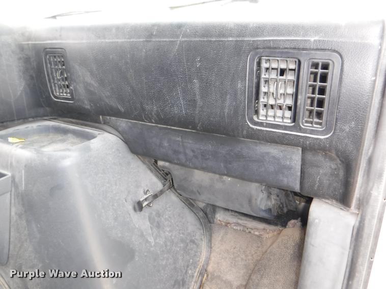 image for item K5922 1992 Ford Club Wagon van