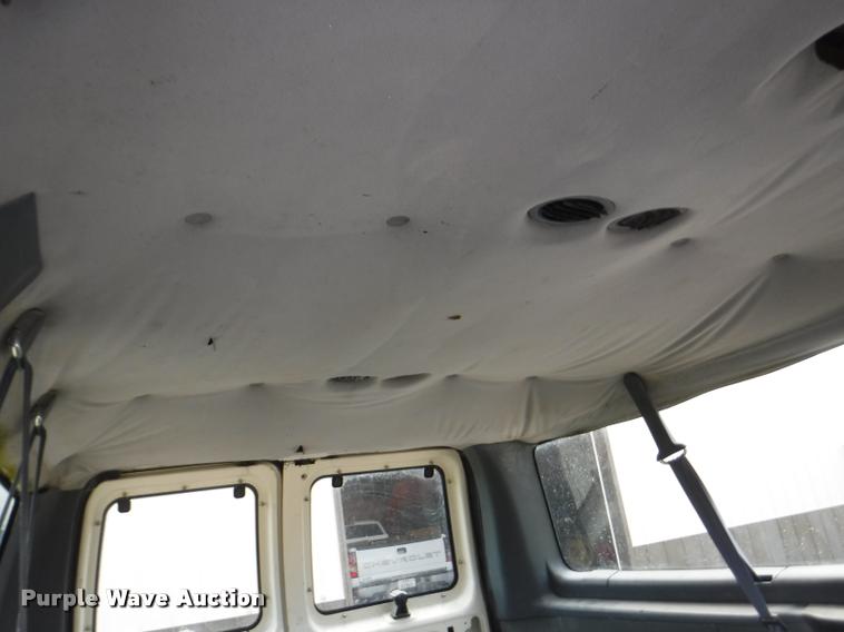 image for item K5922 1992 Ford Club Wagon van