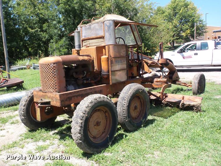 image for item K6411 Allis Chalmers D rigid frame motor grader