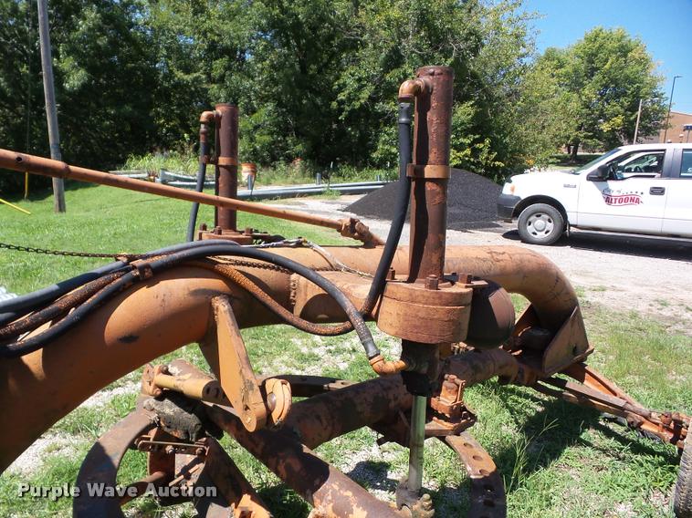 image for item K6411 Allis Chalmers D rigid frame motor grader