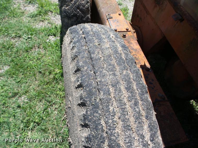 image for item K6411 Allis Chalmers D rigid frame motor grader