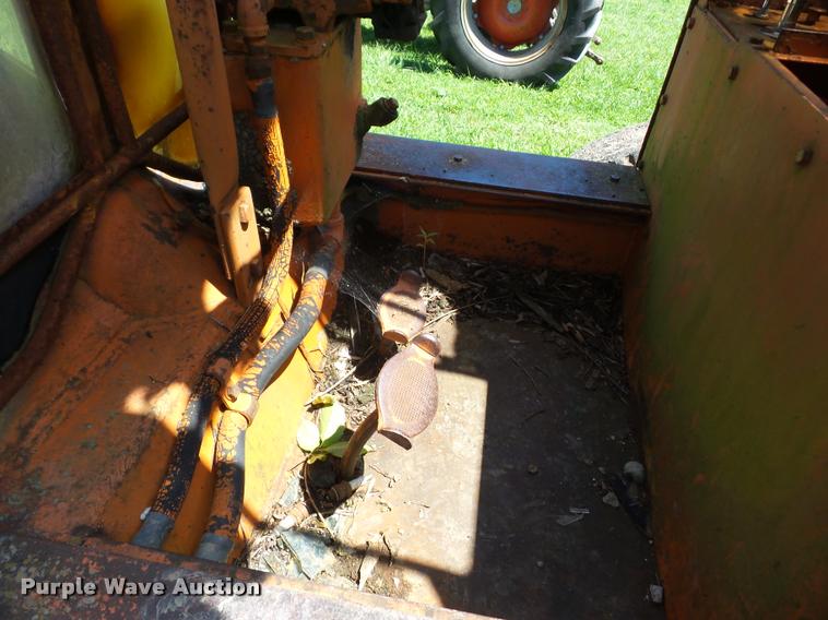 image for item K6411 Allis Chalmers D rigid frame motor grader