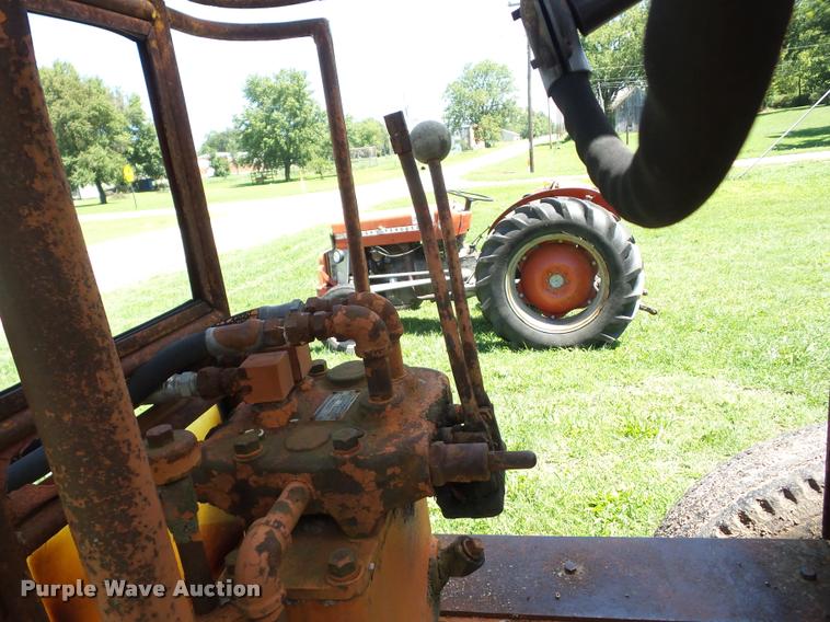 image for item K6411 Allis Chalmers D rigid frame motor grader