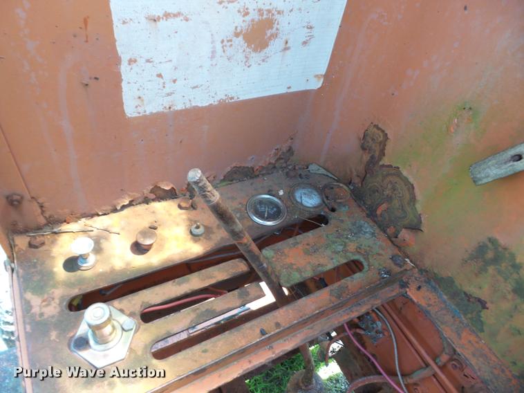 image for item K6411 Allis Chalmers D rigid frame motor grader