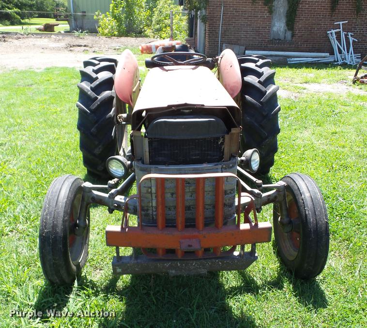 image for item K6412 Massey-Ferguson 135 tractor