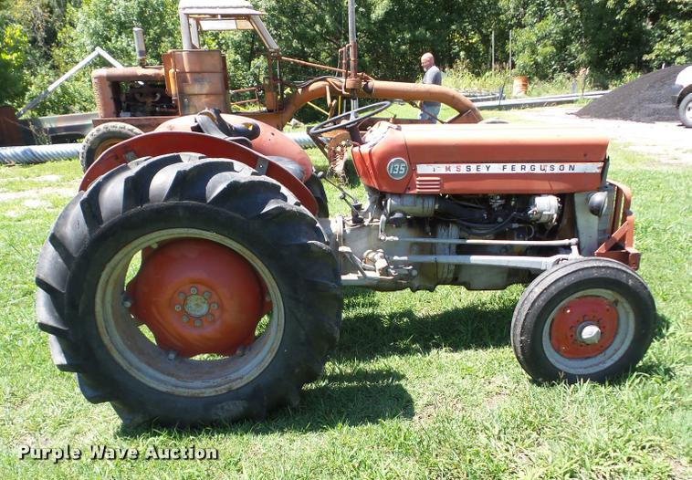 image for item K6412 Massey-Ferguson 135 tractor
