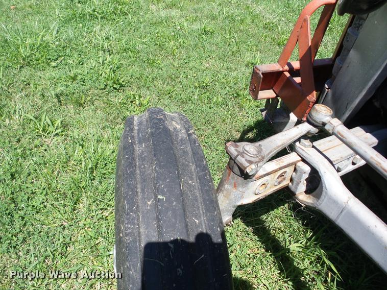 image for item K6412 Massey-Ferguson 135 tractor